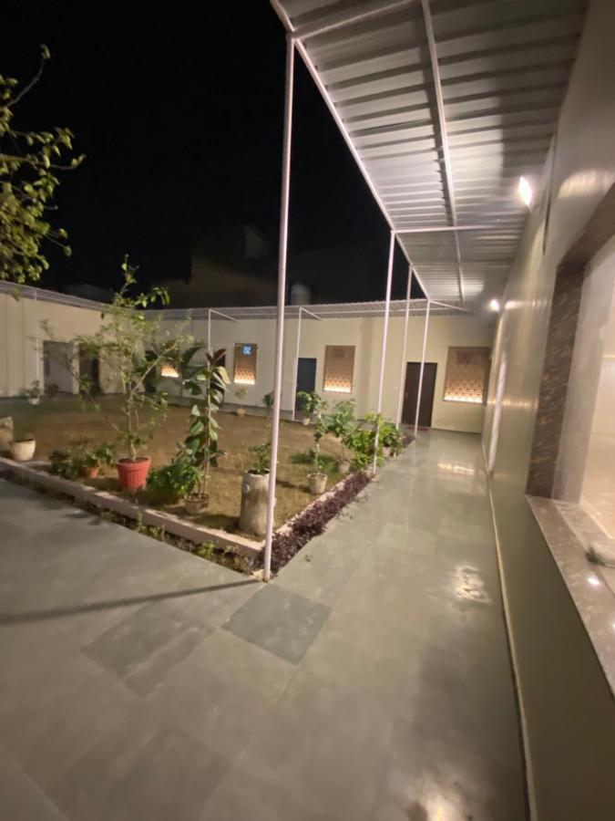 Solitaire Gardens Near Airport Lucknow Exterior photo
