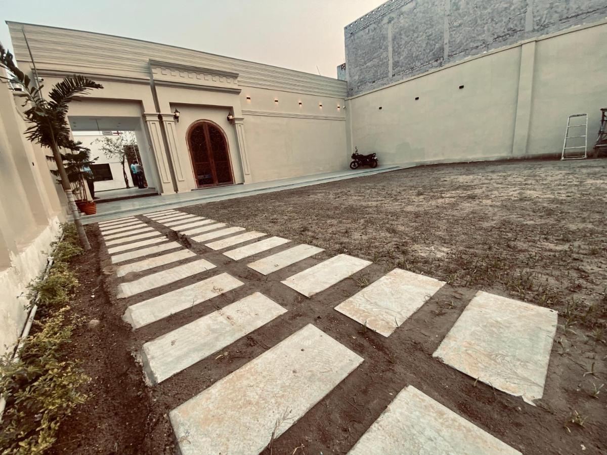 Solitaire Gardens Near Airport Lucknow Exterior photo